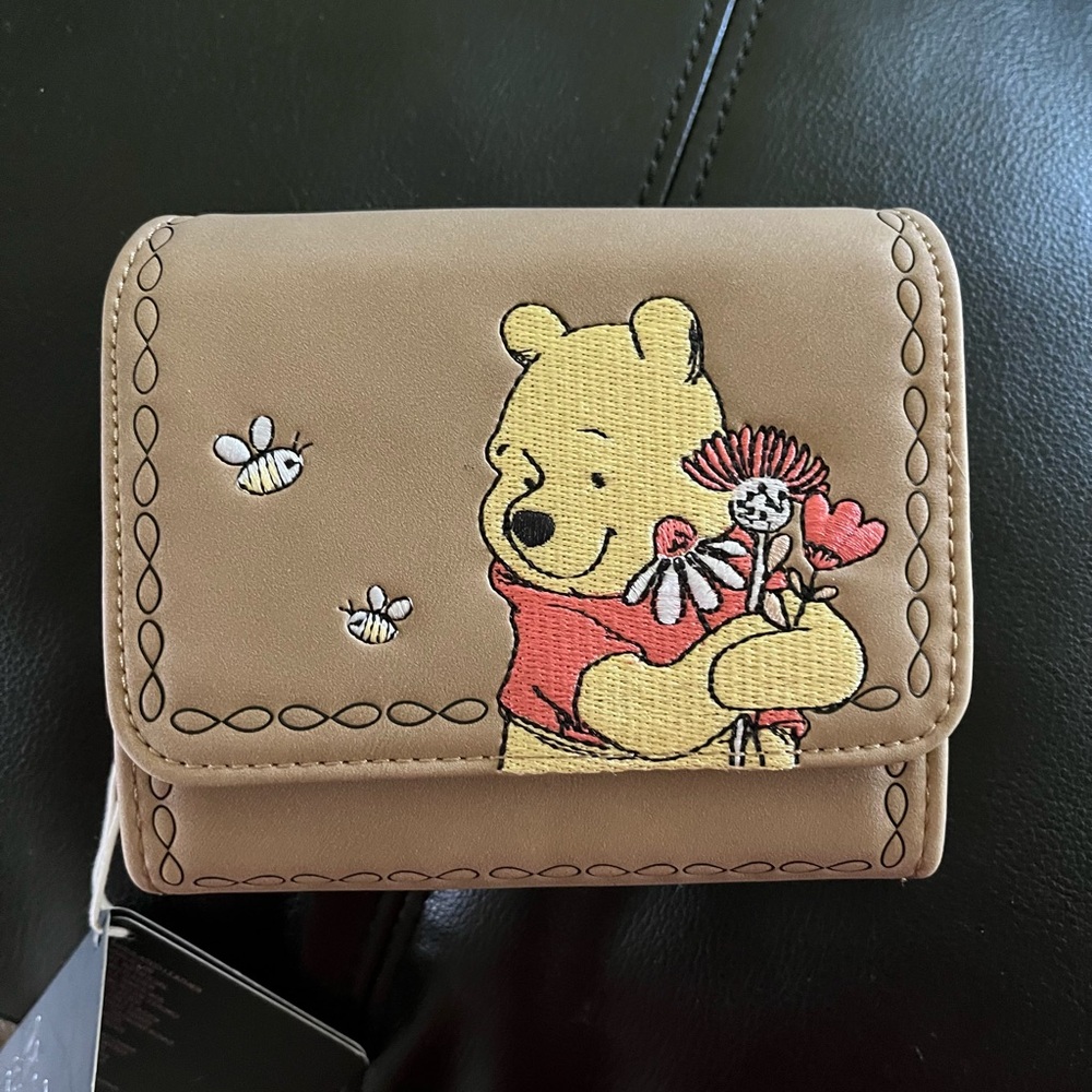 NWT Disney Winnie the Pooh Wallet